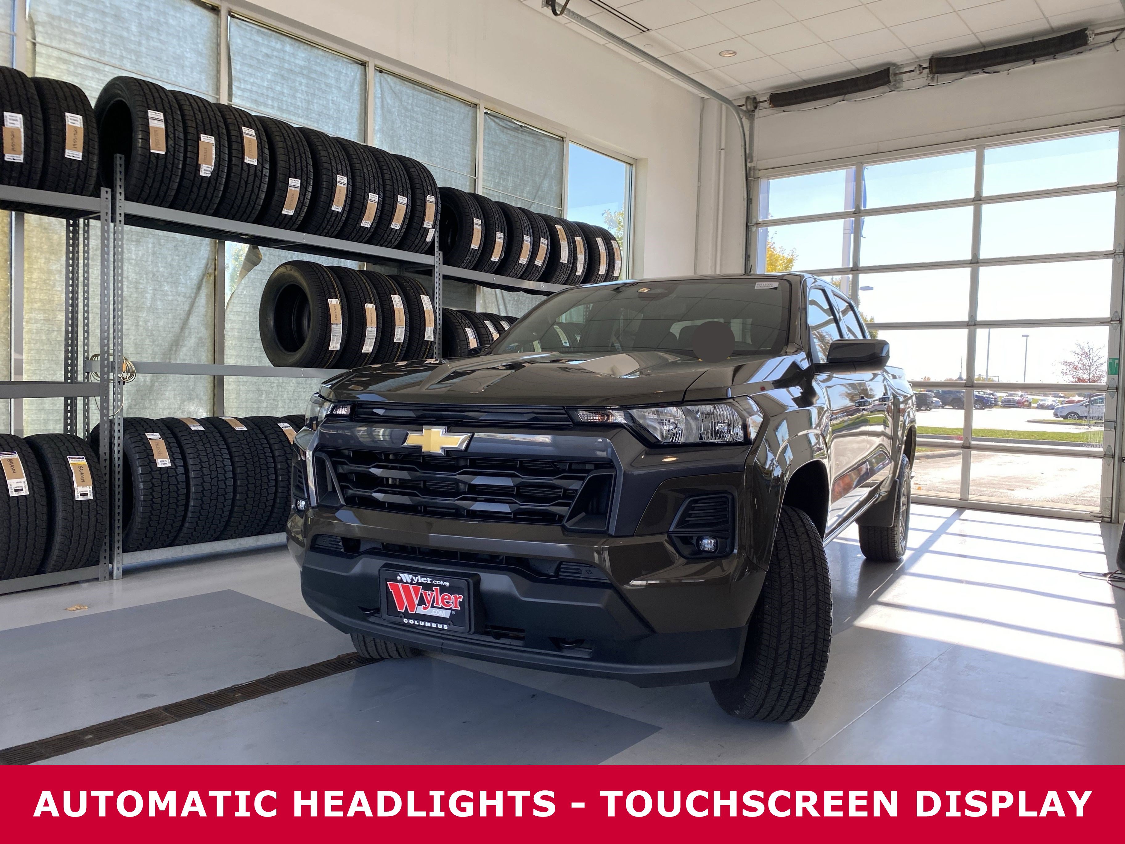 Used 2024 Chevrolet Colorado LT w/ LT Convenience Package image 2