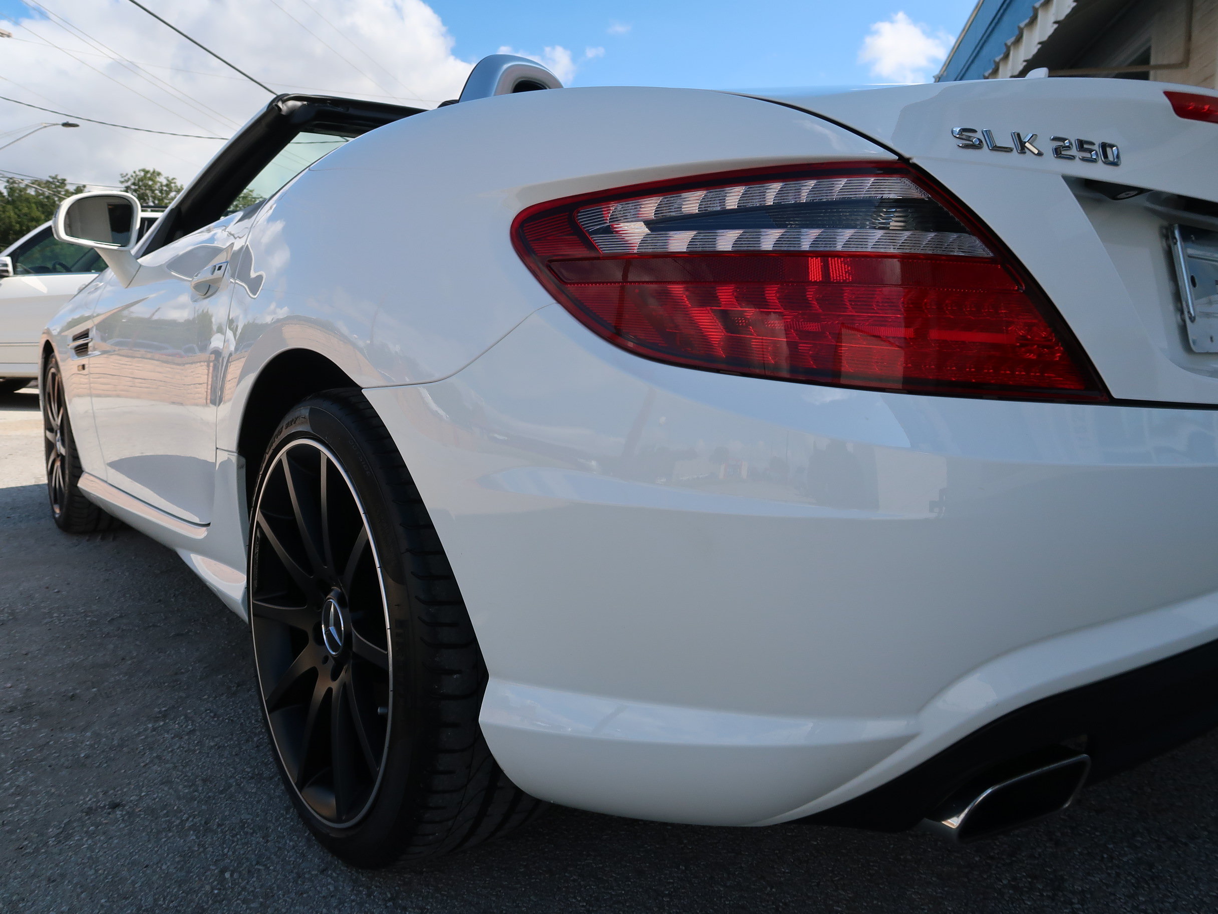 Used 2015 Mercedes-Benz SLK 250 image 13