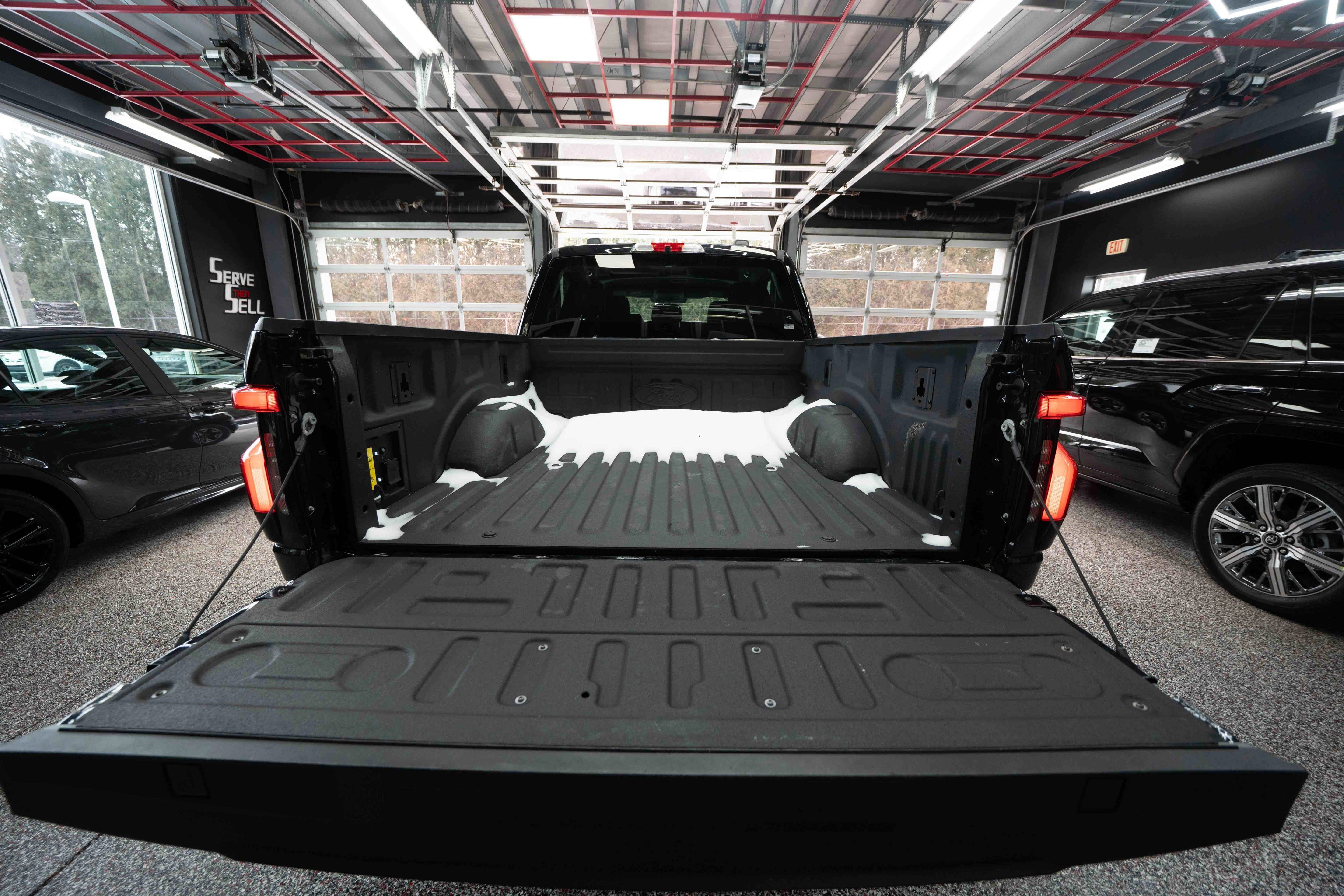 Used 2023 Ford F150 Lightning XLT image 26