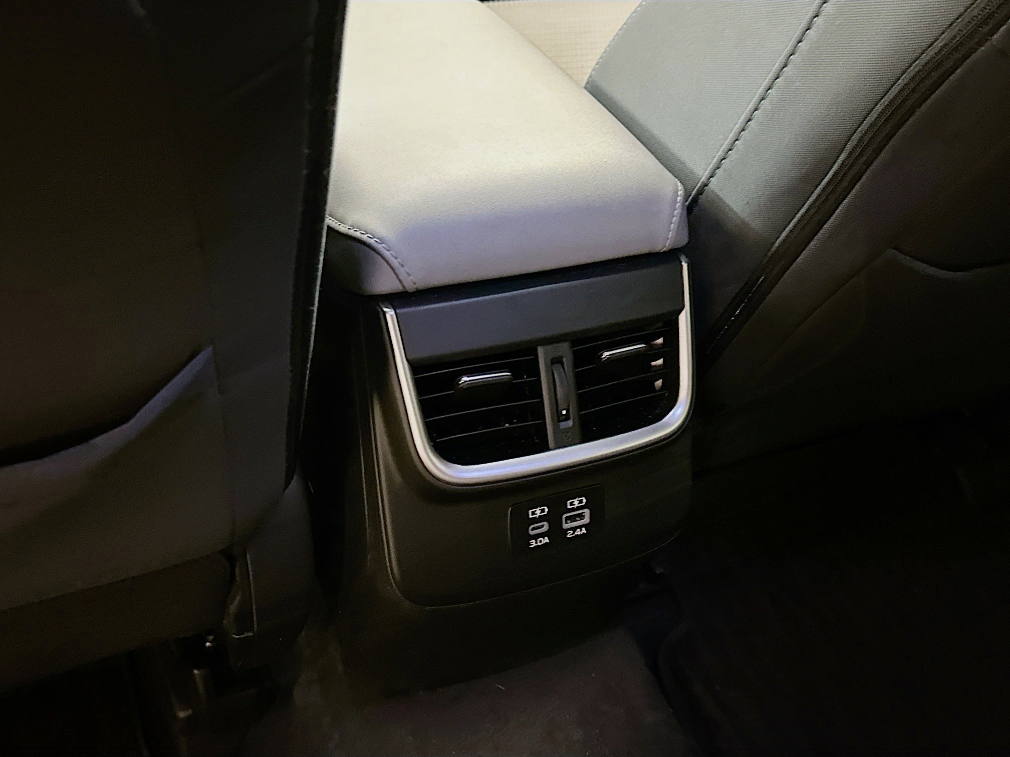 Used 2025 Subaru Outback Premium image 29