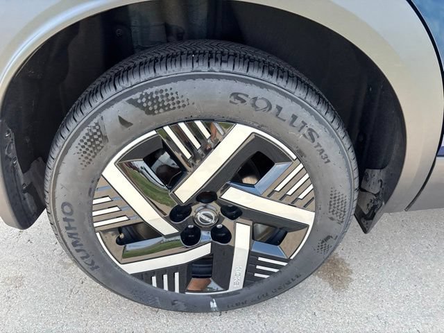 Certified 2025 Nissan Kicks SV FWD image 13