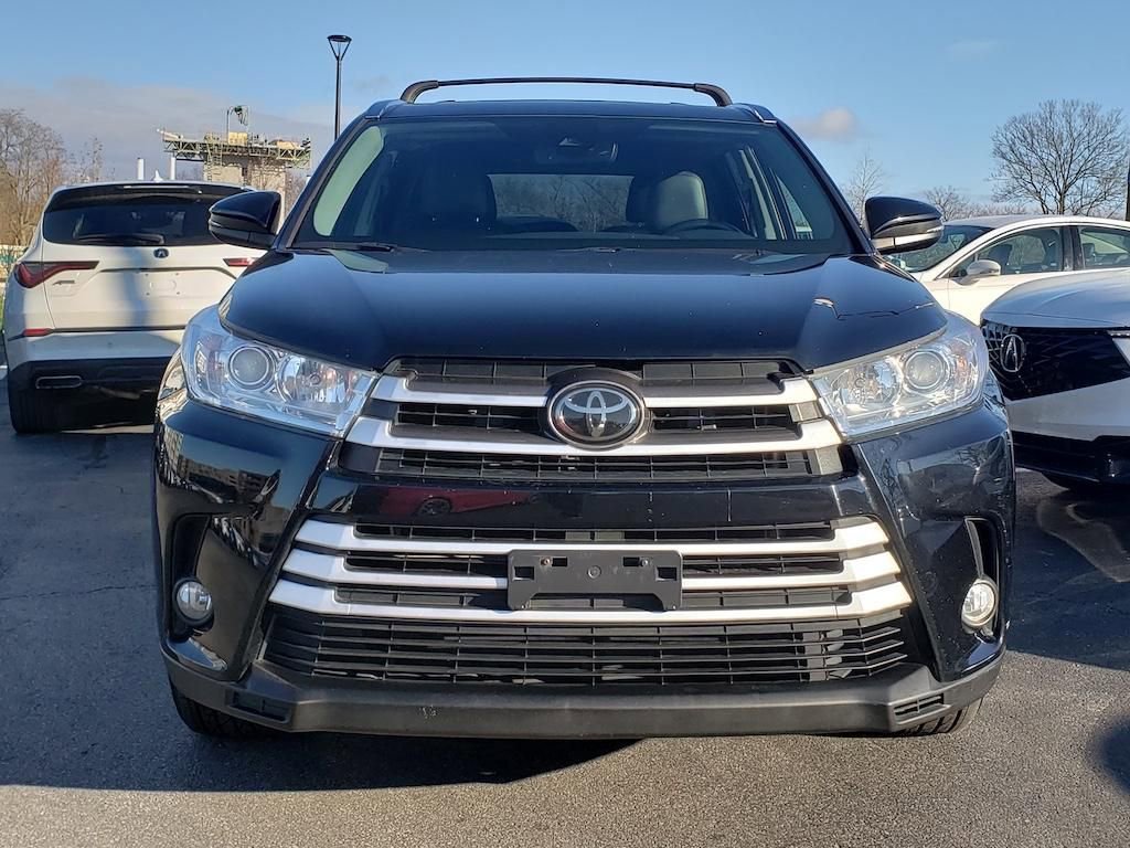 Used 2019 Toyota Highlander XLE image 2