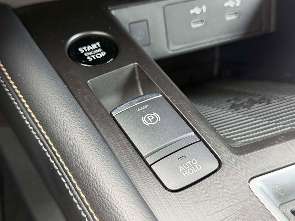 Certified 2025 Nissan Kicks SV AWD/4WD image 24