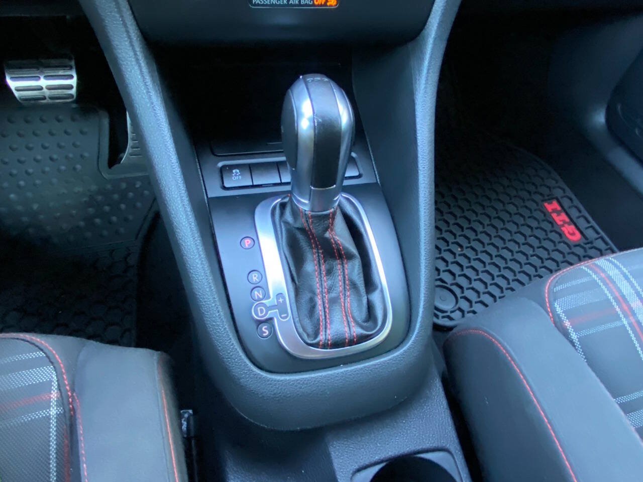 Used 2012 Volkswagen GTI 2-Door FWD image 28