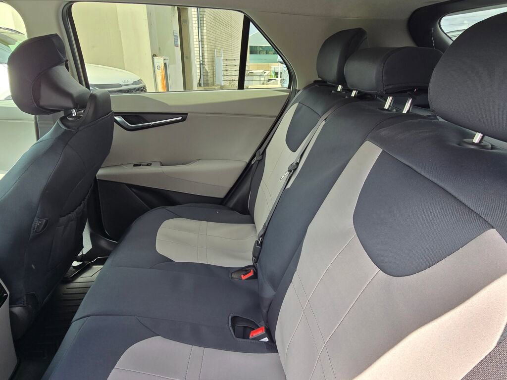 Used 2024 Kia Niro Wave w/ Wave Preserve Package image 17