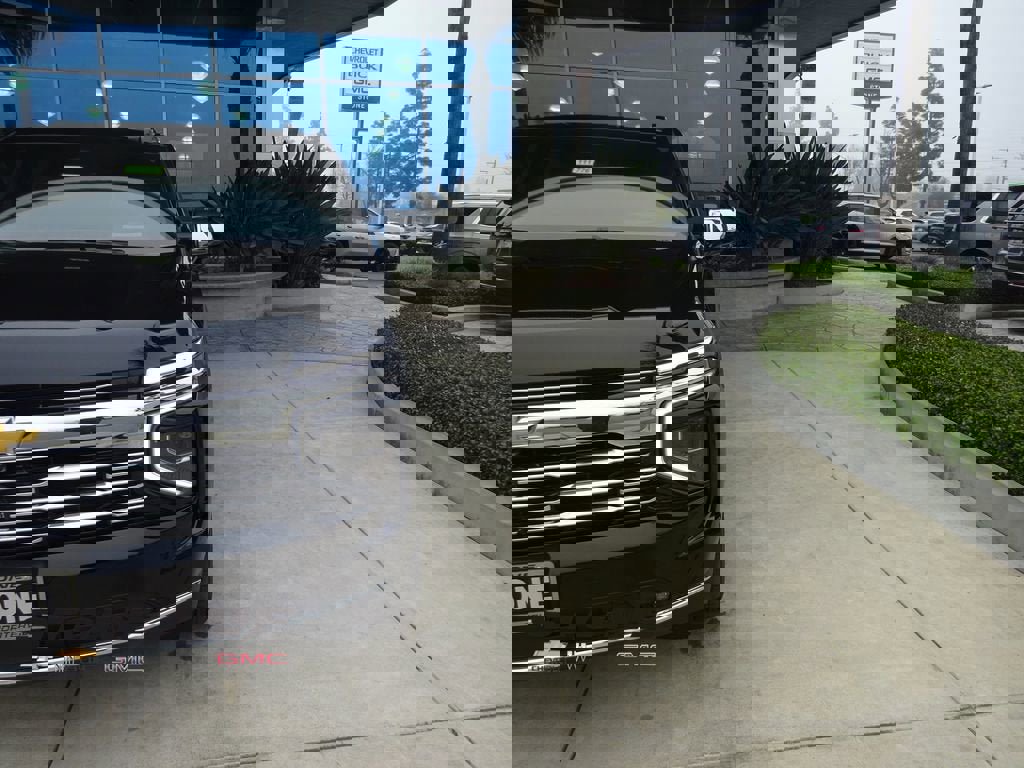 New 2026 Chevrolet Suburban Premier image 33
