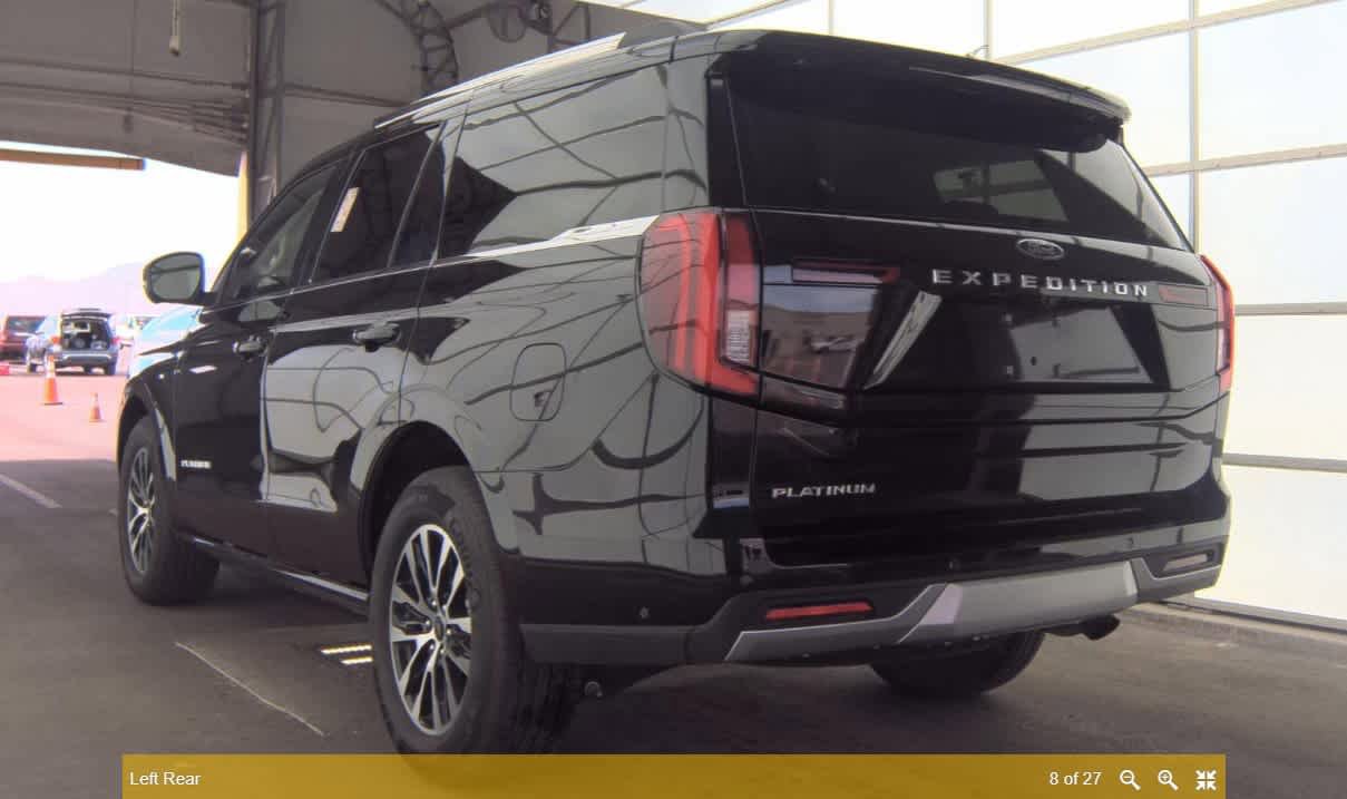 Used 2025 Ford Expedition Platinum AWD/4WD image 13