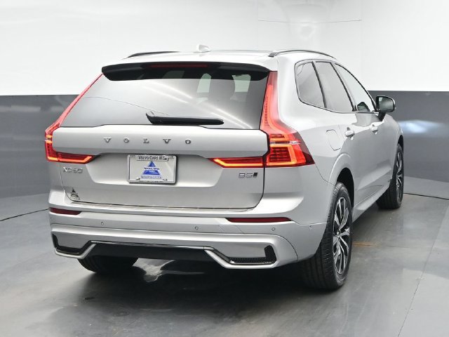 Used 2024 Volvo XC60 B5 Plus w/ Protection Package Premier AWD/4WD image 8
