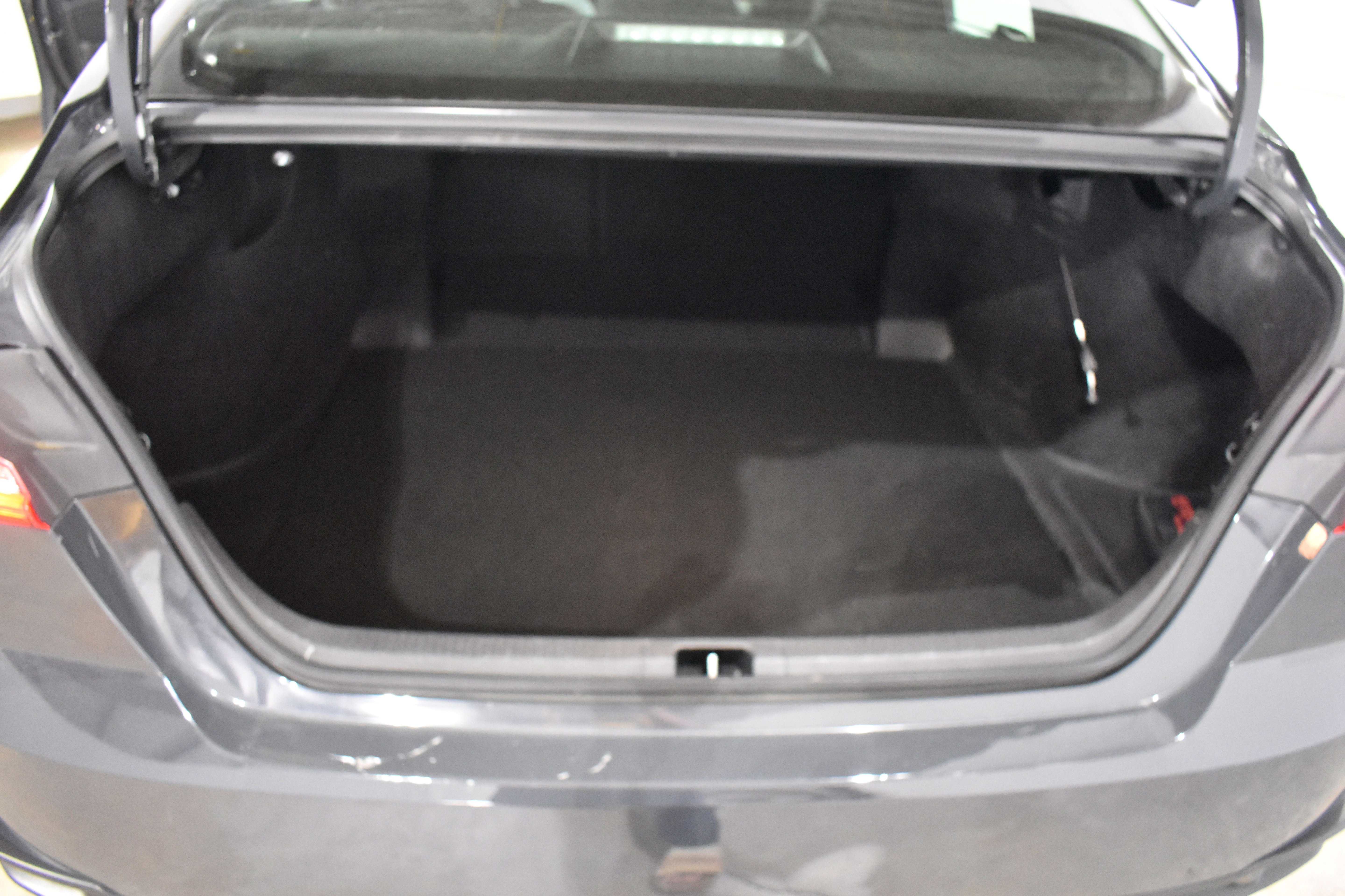 Used 2025 Toyota Camry SE image 32