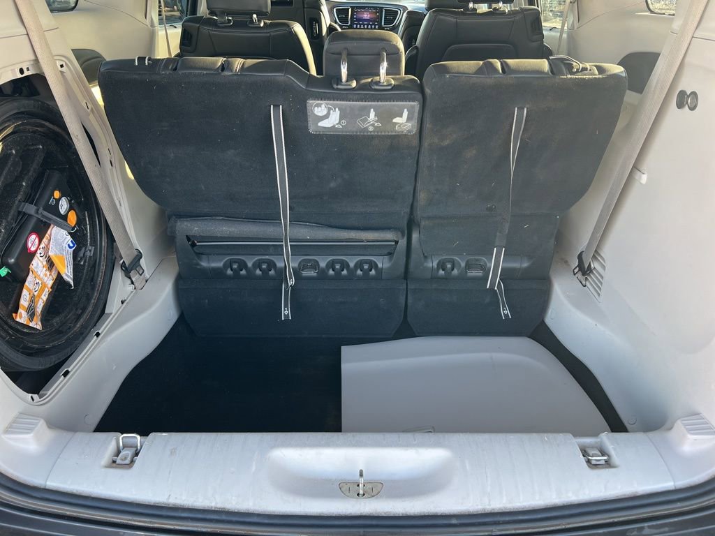 Used 2017 Chrysler Pacifica Touring-L Plus w/ Advanced Safetytec Group image 7