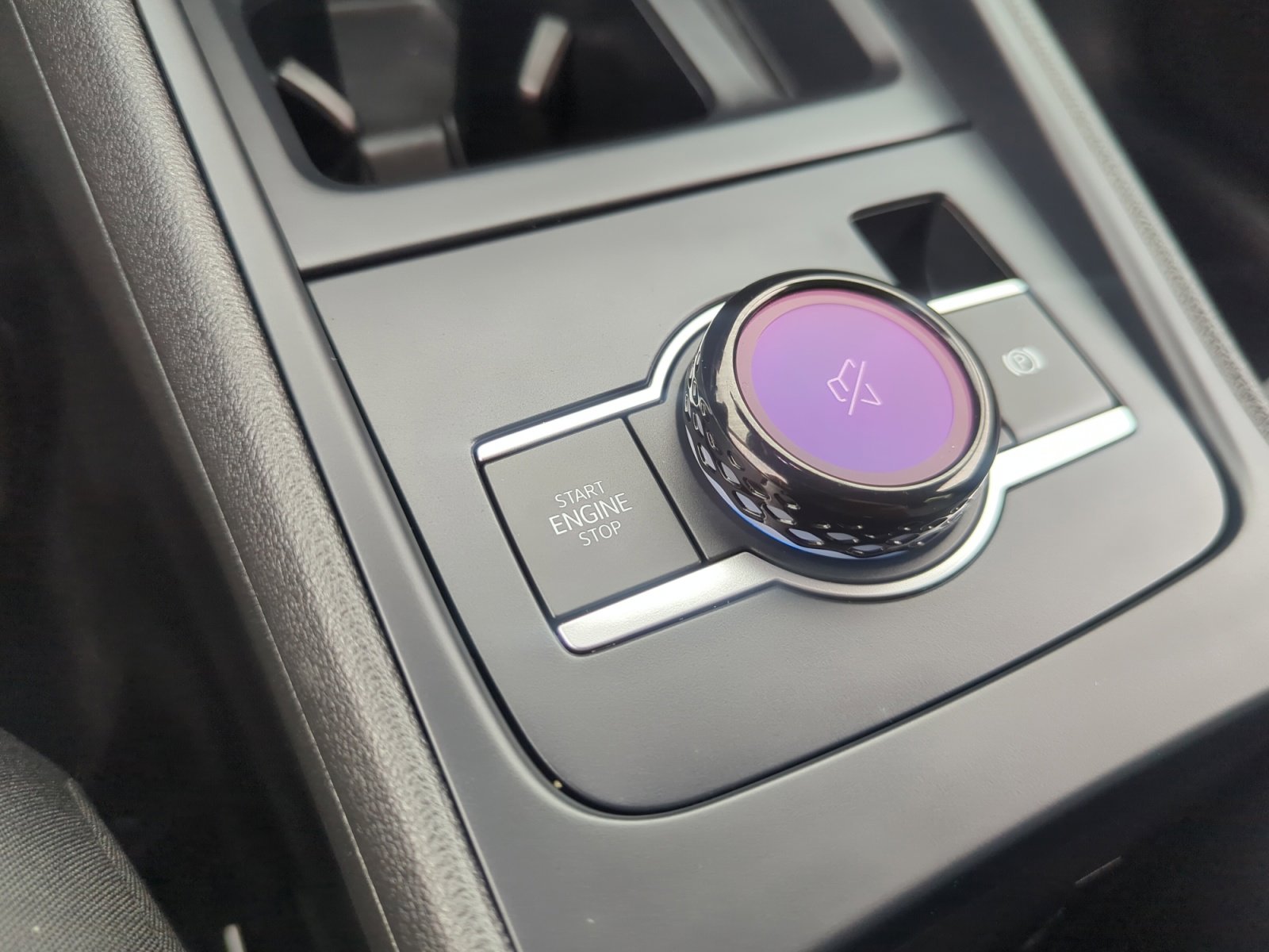 Certified 2025 Volkswagen Tiguan S w/ 18" Wheel Package image 29