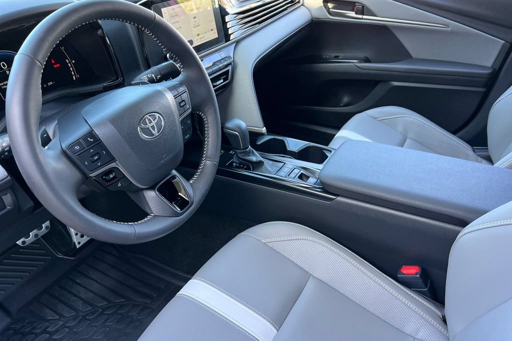 Used 2026 Toyota Camry SE FWD image 12