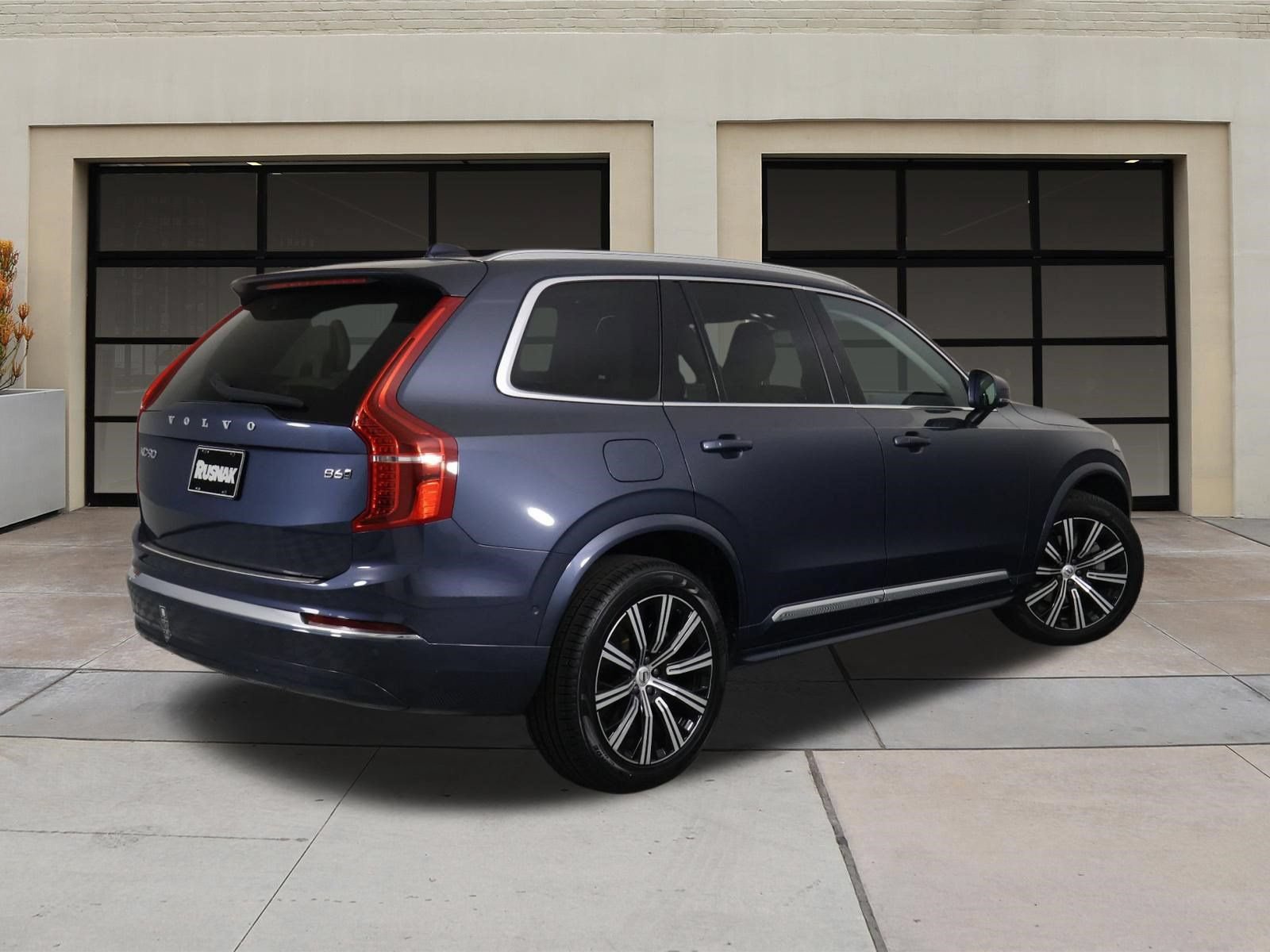 Certified 2023 Volvo XC90 B6 Plus w/ Protection Package Premier AWD/4WD image 4