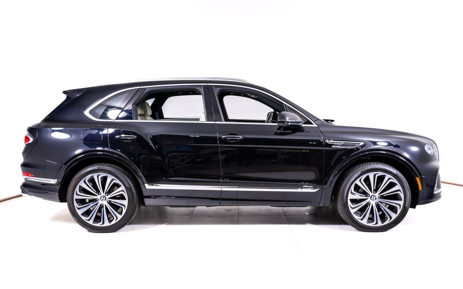Used 2025 Bentley Bentayga AWD/4WD image 6