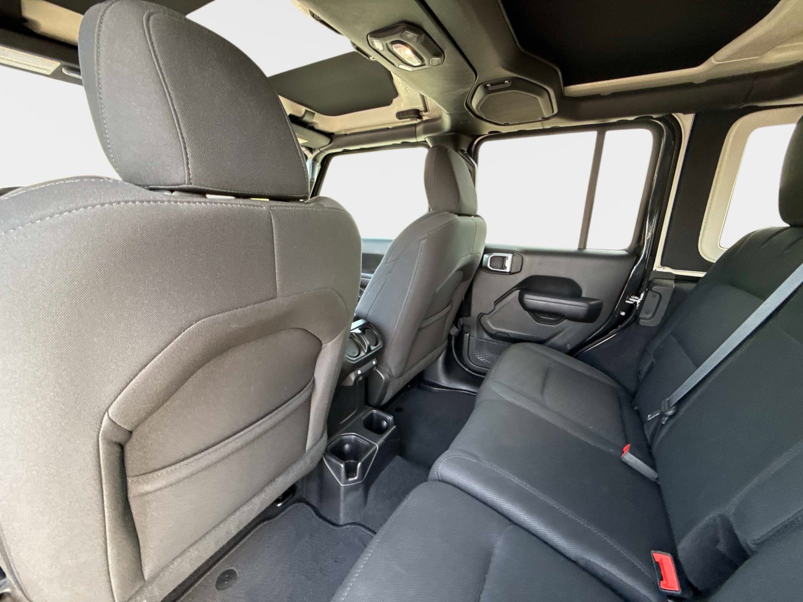 Used 2018 Jeep Wrangler Unlimited Sport S AWD/4WD image 17
