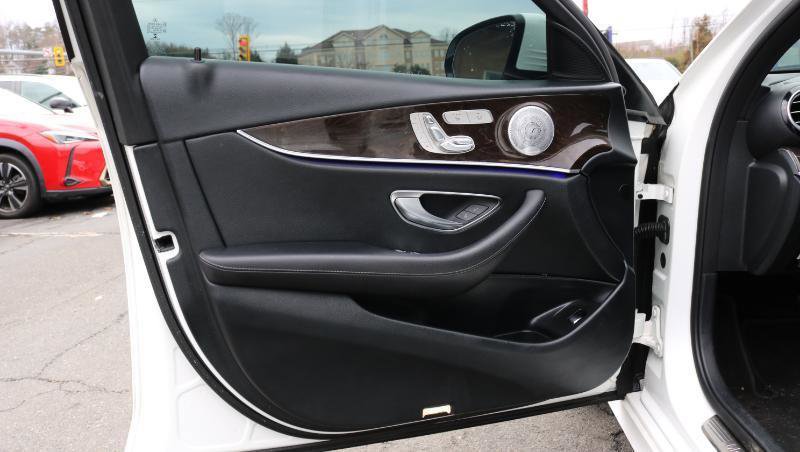 Used 2019 Mercedes-Benz E 300 w/ Premium 1 Package image 8