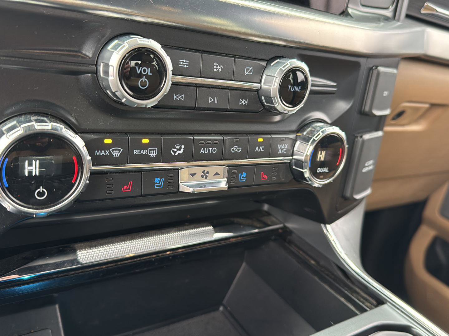 Used 2021 Ford F150 Lariat image 24