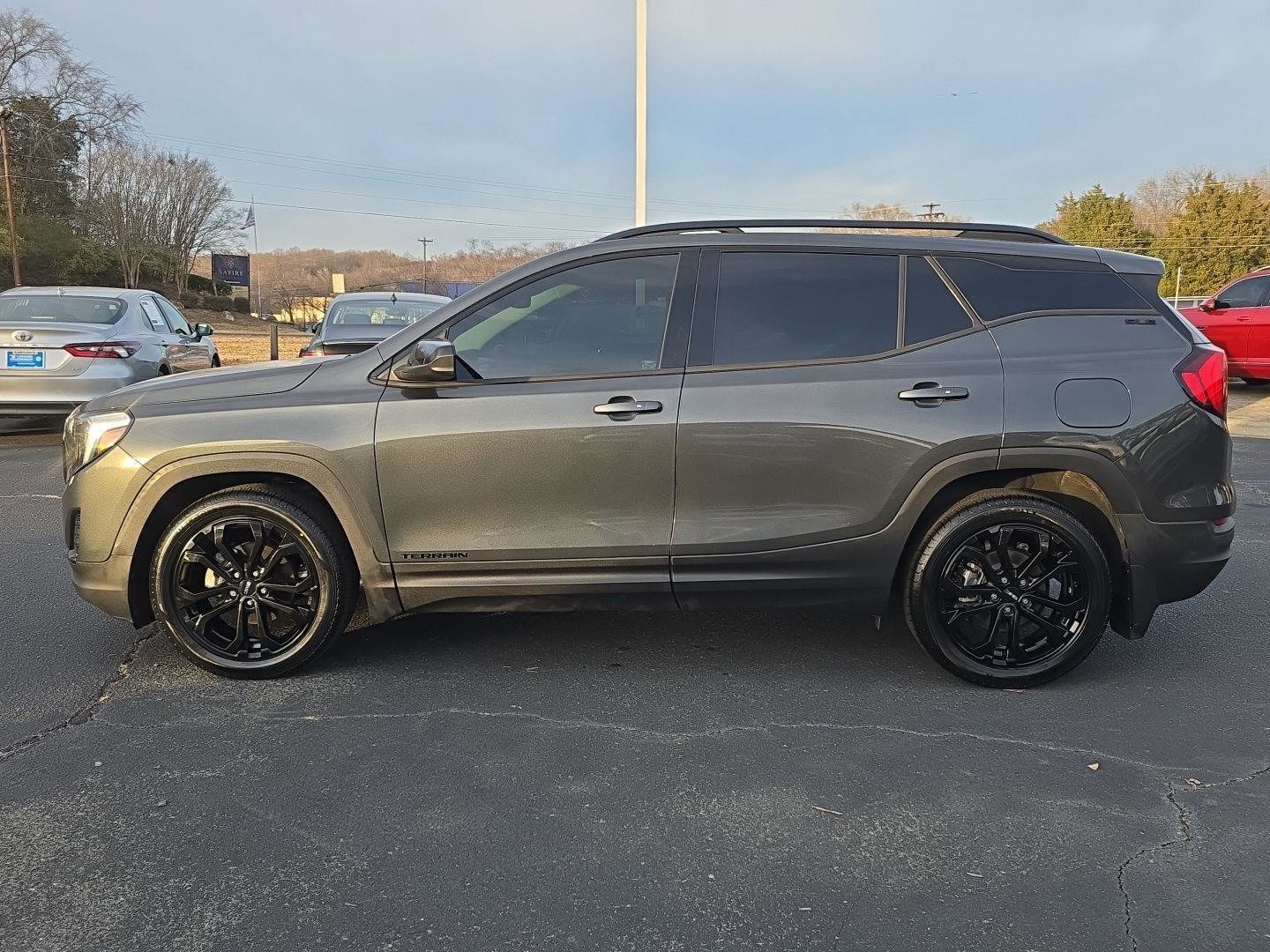 Used 2020 GMC Terrain SLE w/ Driver Convenience Package image 8