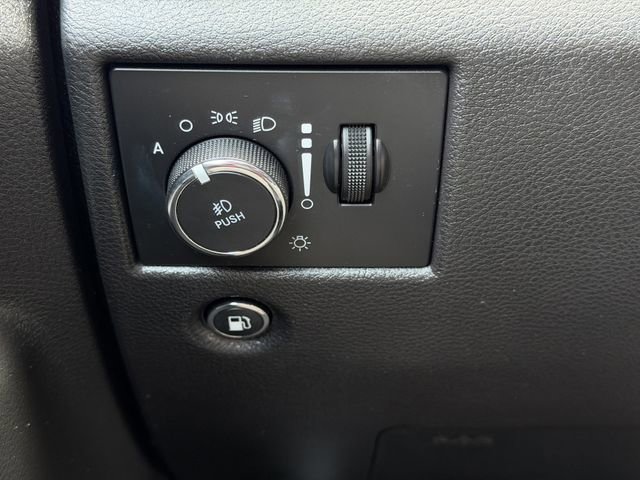 Used 2019 Jeep Grand Cherokee Limited image 23