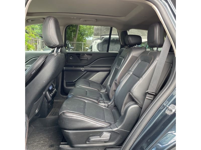 Used 2023 Lincoln Aviator Reserve w/ Elements Package Plus AWD/4WD image 6