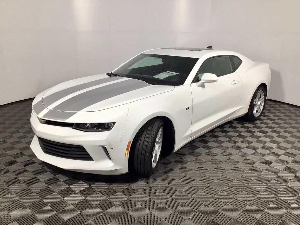 Used 2017 Chevrolet Camaro LT image 6