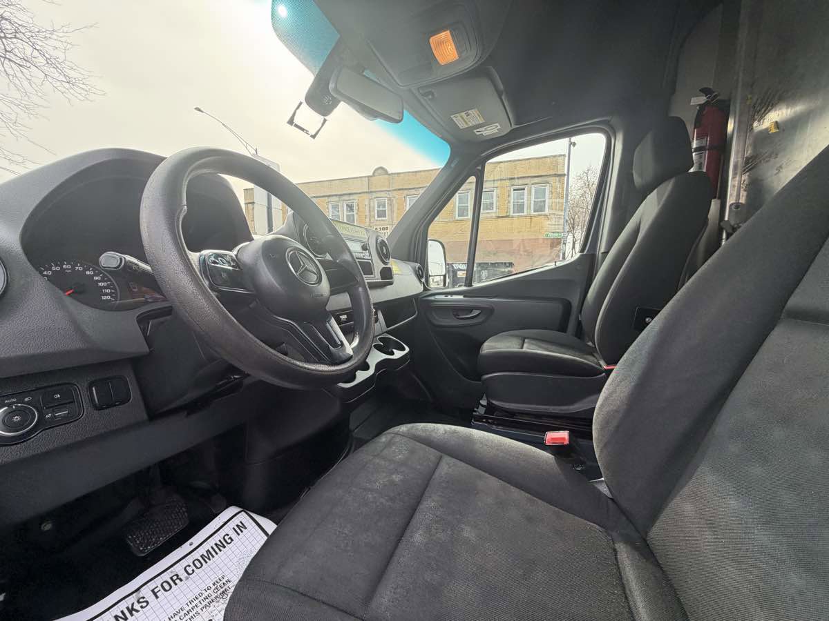 Used 2019 Mercedes-Benz Sprinter 144 image 13