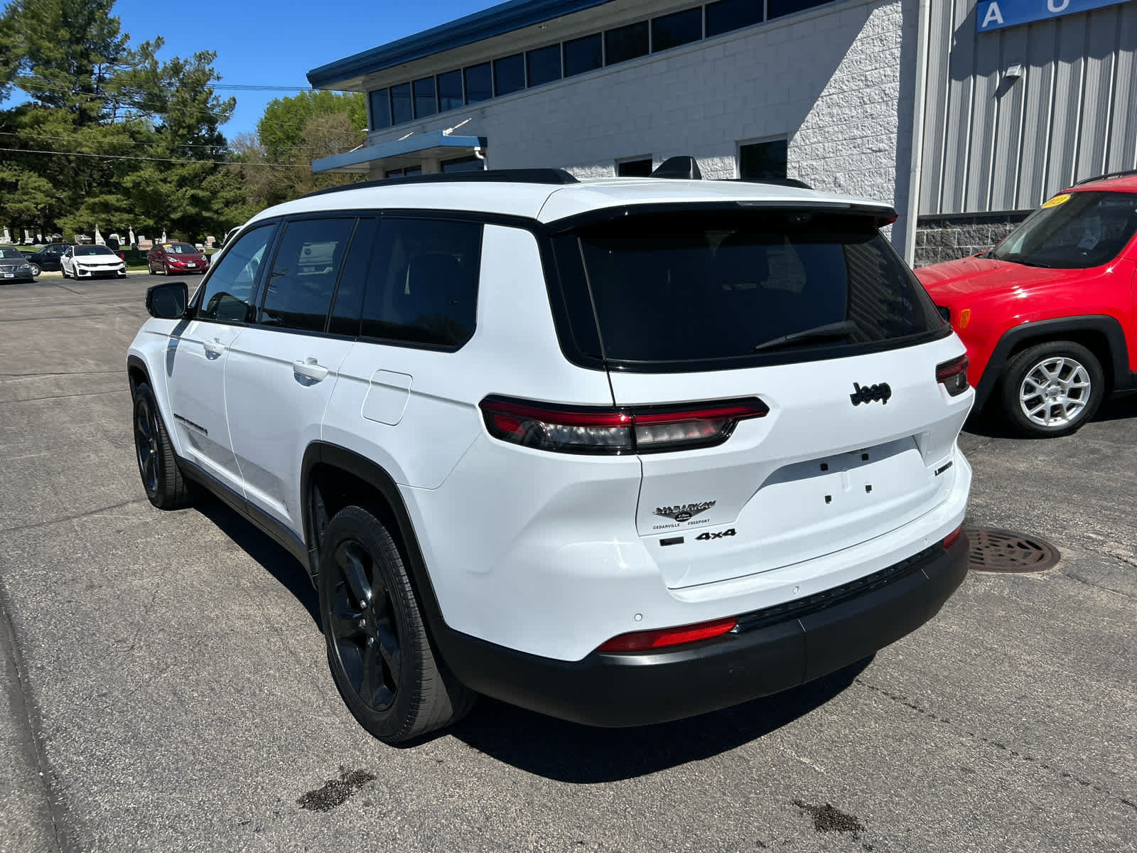 Used 2023 Jeep Grand Cherokee L Limited w/ Luxury Tech Group II AWD/4WD image 7