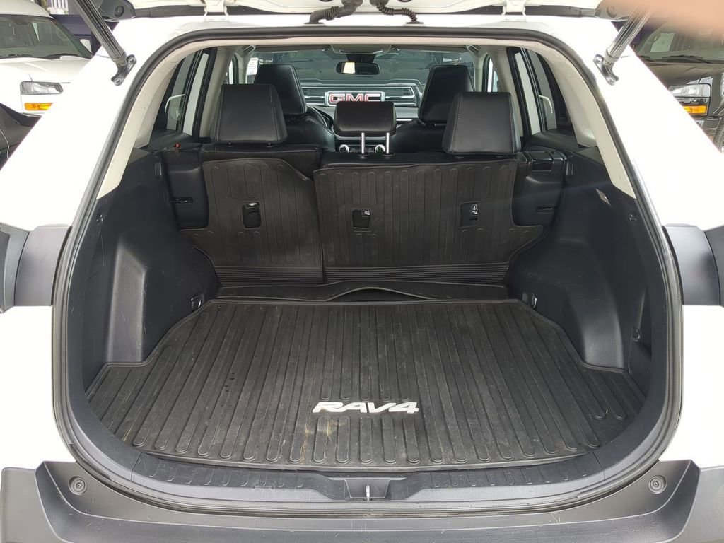 Used 2019 Toyota RAV4 XLE Premium w/ Carpet Mat Package FWD image 28