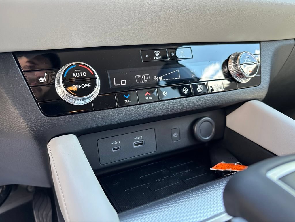 Used 2024 Mitsubishi Outlander SEL FWD image 19