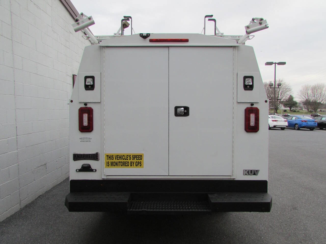 Used 2019 GMC Savana 3500 w/ Power Convenience Package RWD image 3