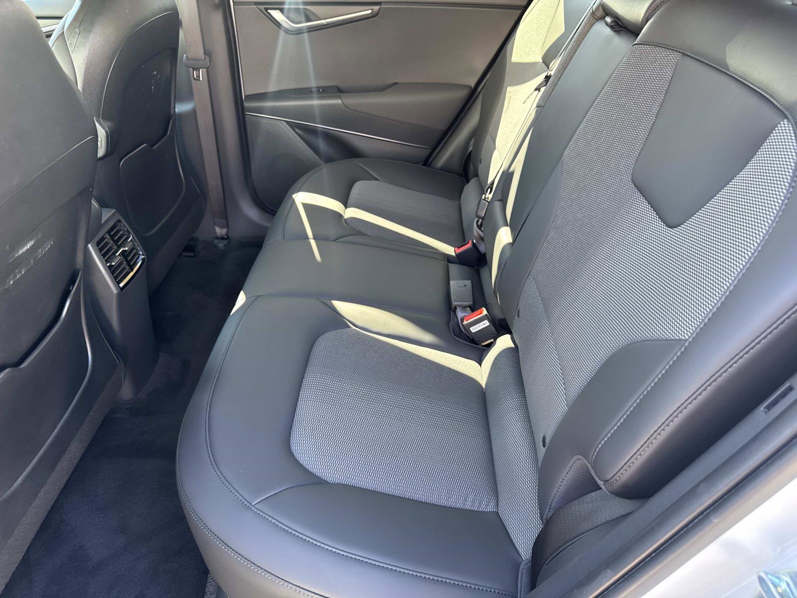 Used 2025 Kia Niro Wind image 13