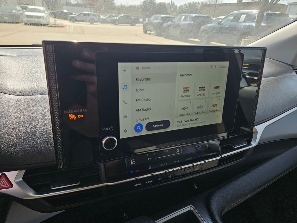 Used 2025 Toyota Sienna LE image 20