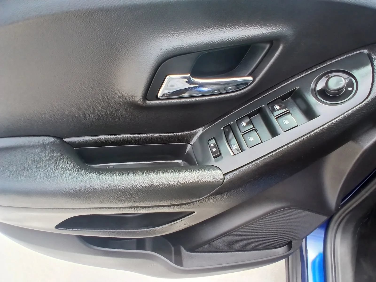 Used 2017 Chevrolet Trax LS FWD image 11