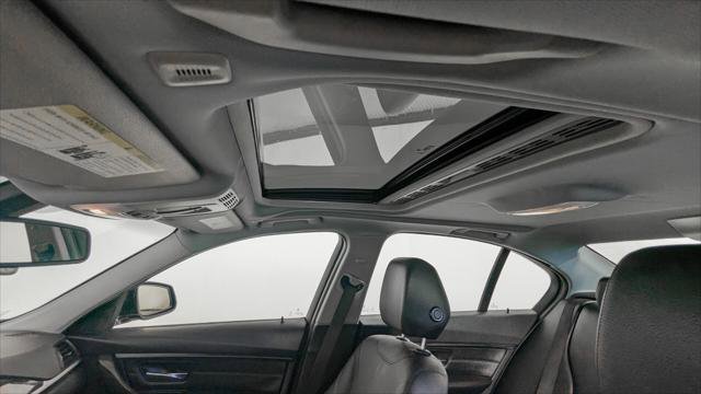 Used 2015 BMW 328i Sedan w/ Premium Package image 16