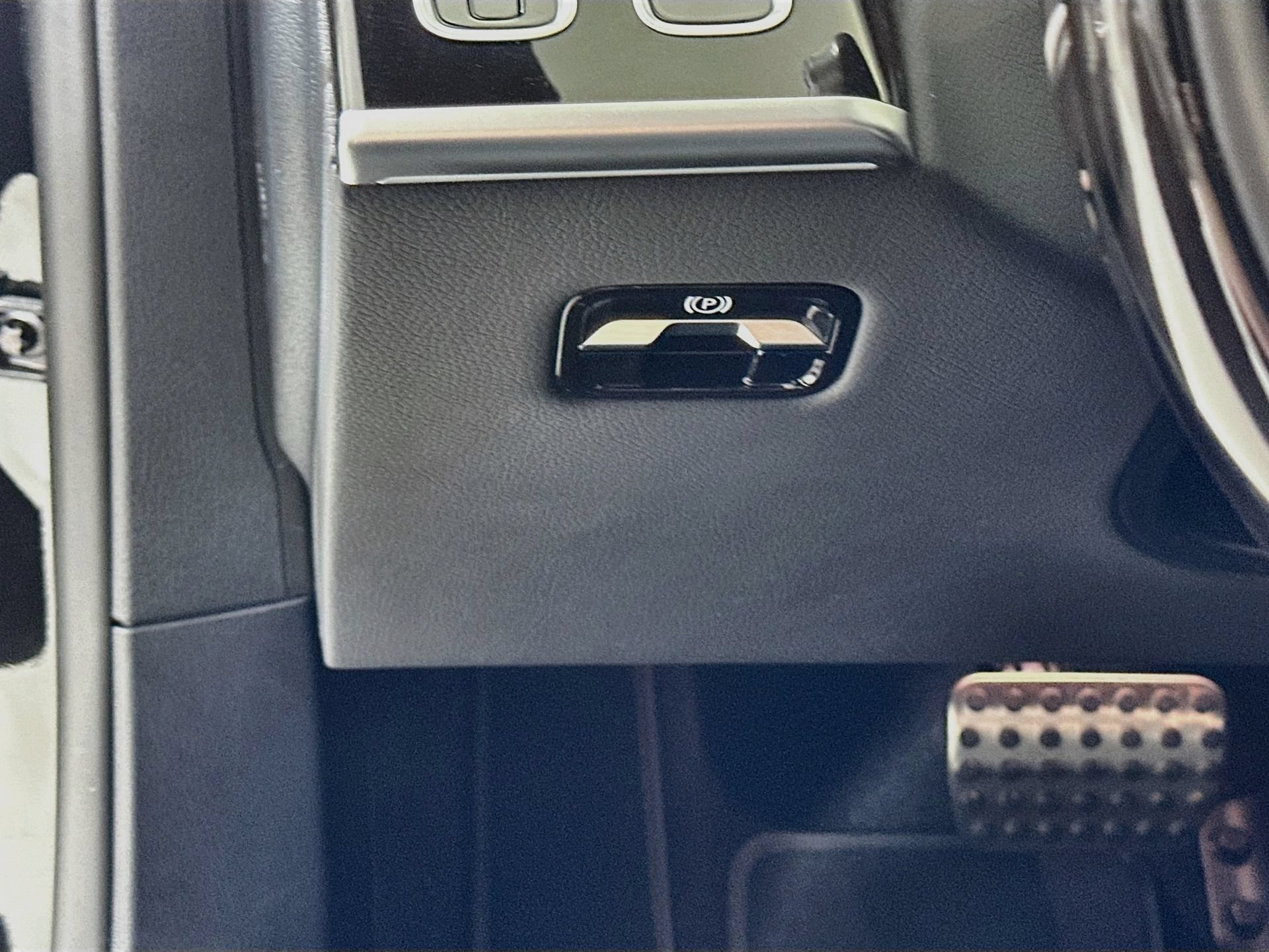 Certified 2024 Mercedes-Benz S 580 4MATIC Sedan image 11