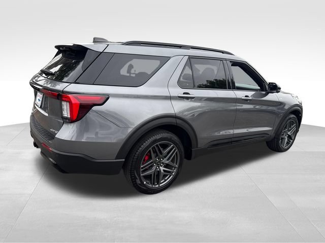 Used 2025 Ford Explorer ST-Line w/ ST-Line Street Pack AWD/4WD image 5