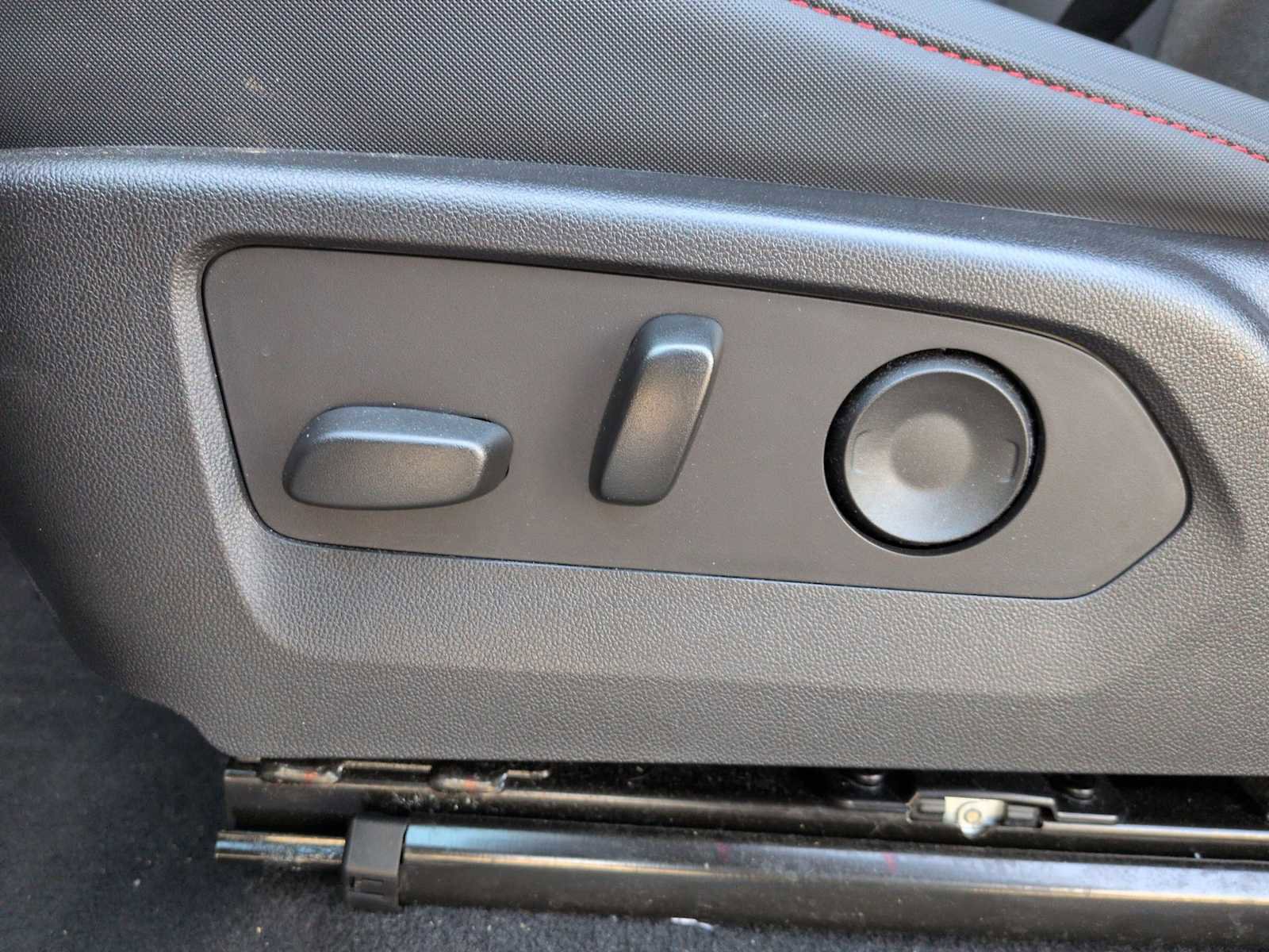 Used 2023 Chevrolet Colorado Z71 w/ Z71 Convenience Package 2 AWD/4WD image 18