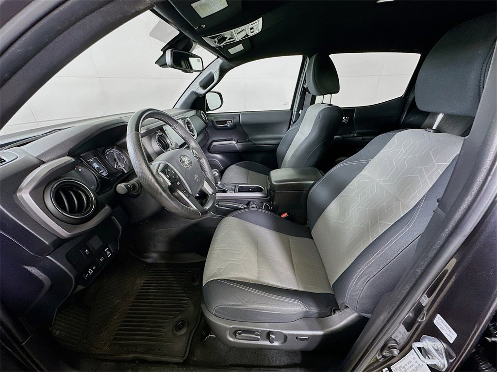 Used 2023 Toyota Tacoma TRD Off-Road image 15