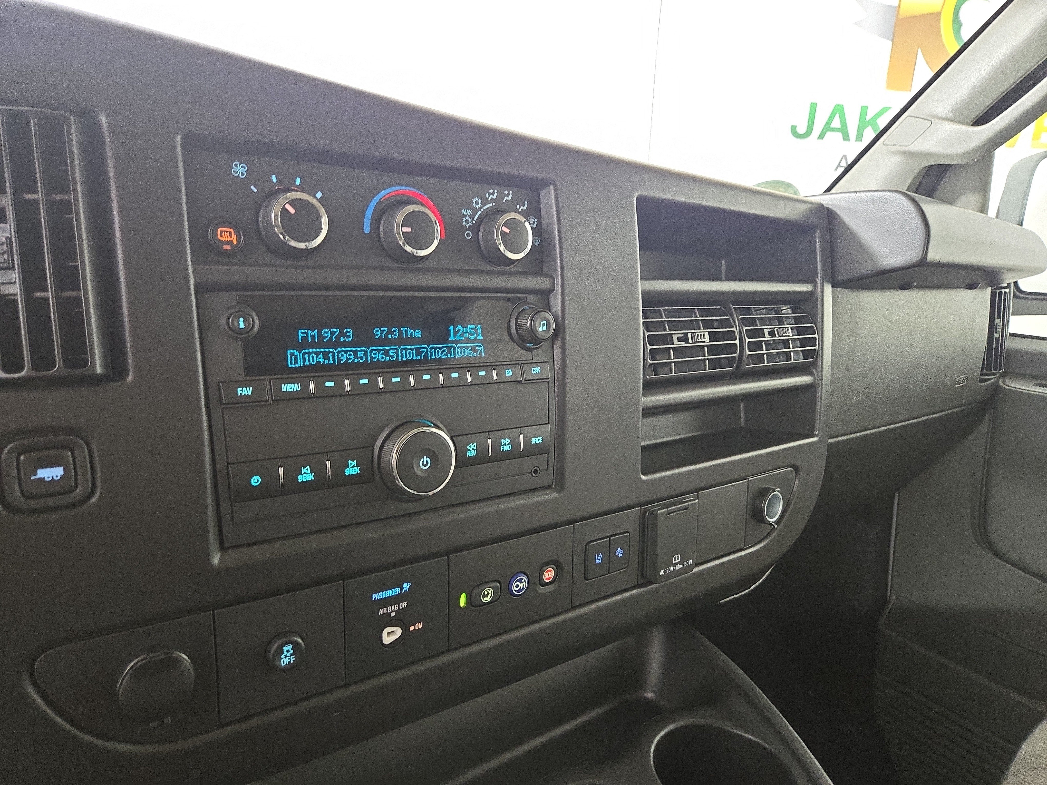 Certified 2025 Chevrolet Express 3500 LT w/ LT Preferred Equipment Group RWD image 22