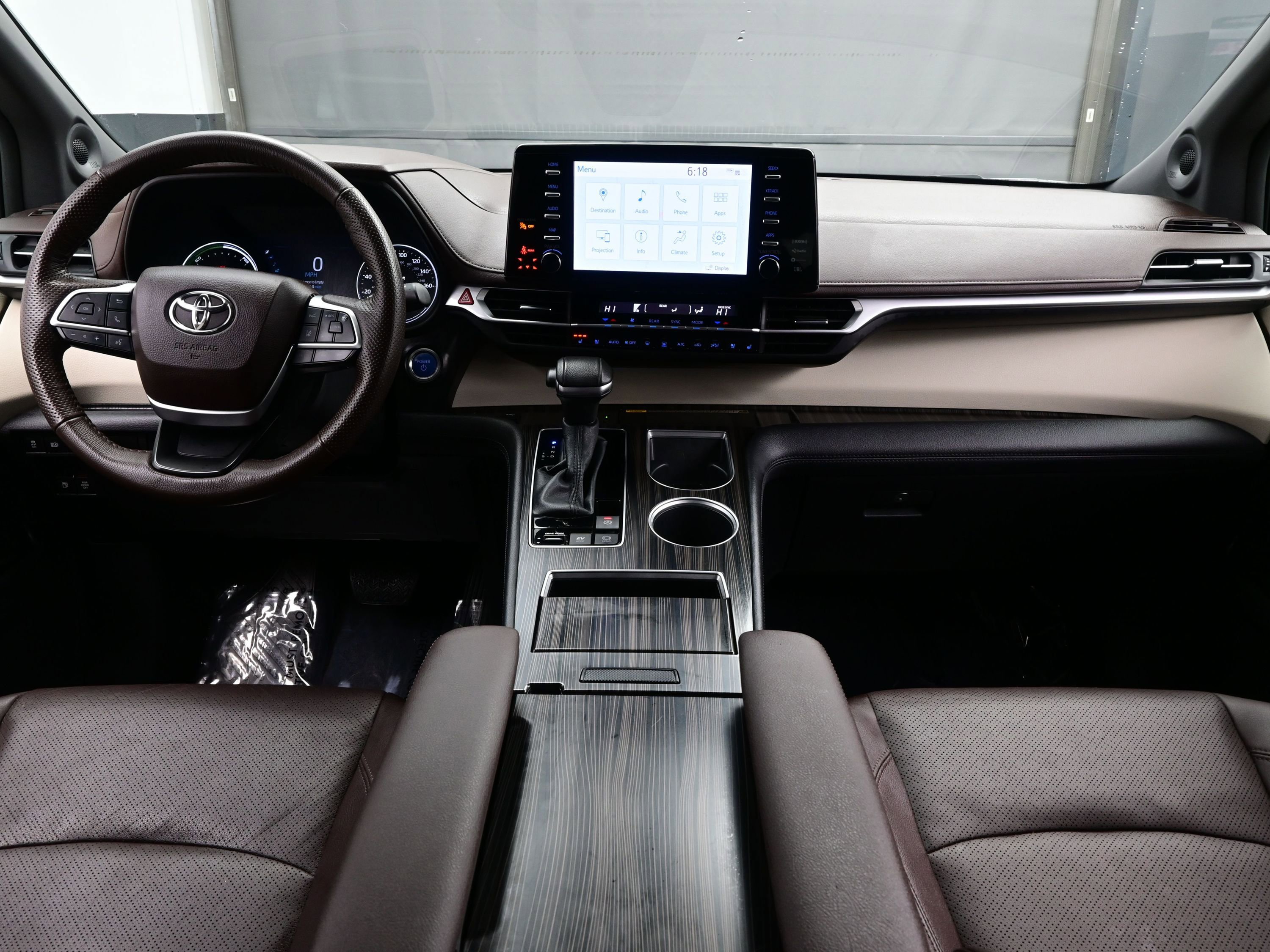 Used 2024 Toyota Sienna Platinum image 17