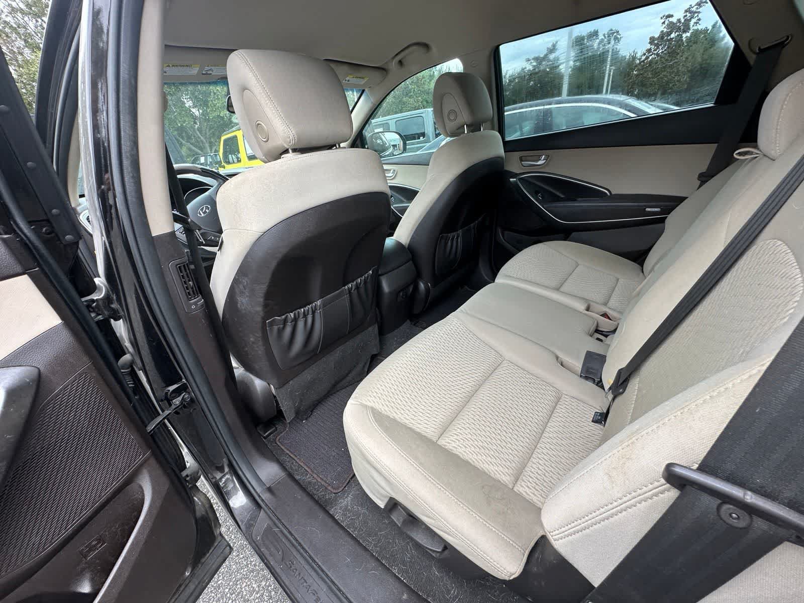 Used 2017 Hyundai Santa Fe SE FWD image 12