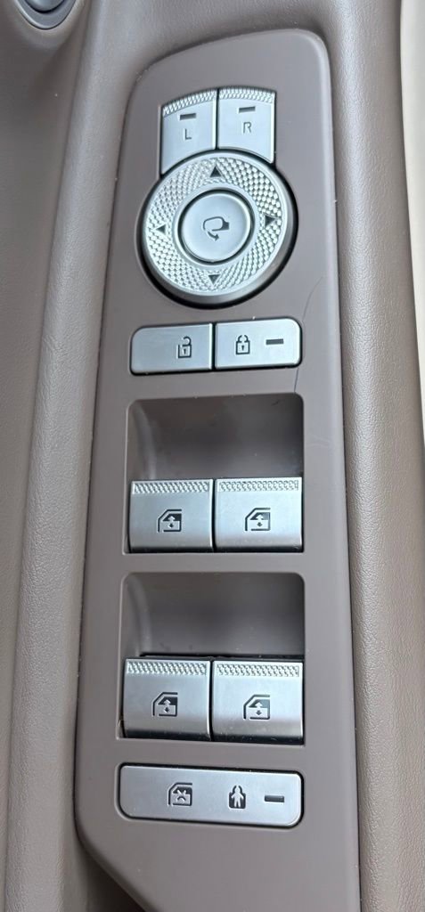 Certified 2022 Genesis GV80 2.5T w/ Prestige Package 04 AWD/4WD image 17