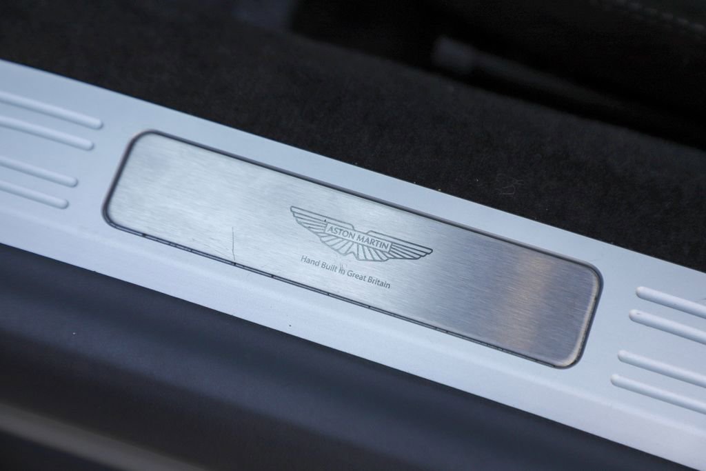 Used 2025 Aston Martin V8 Vantage Coupe image 45