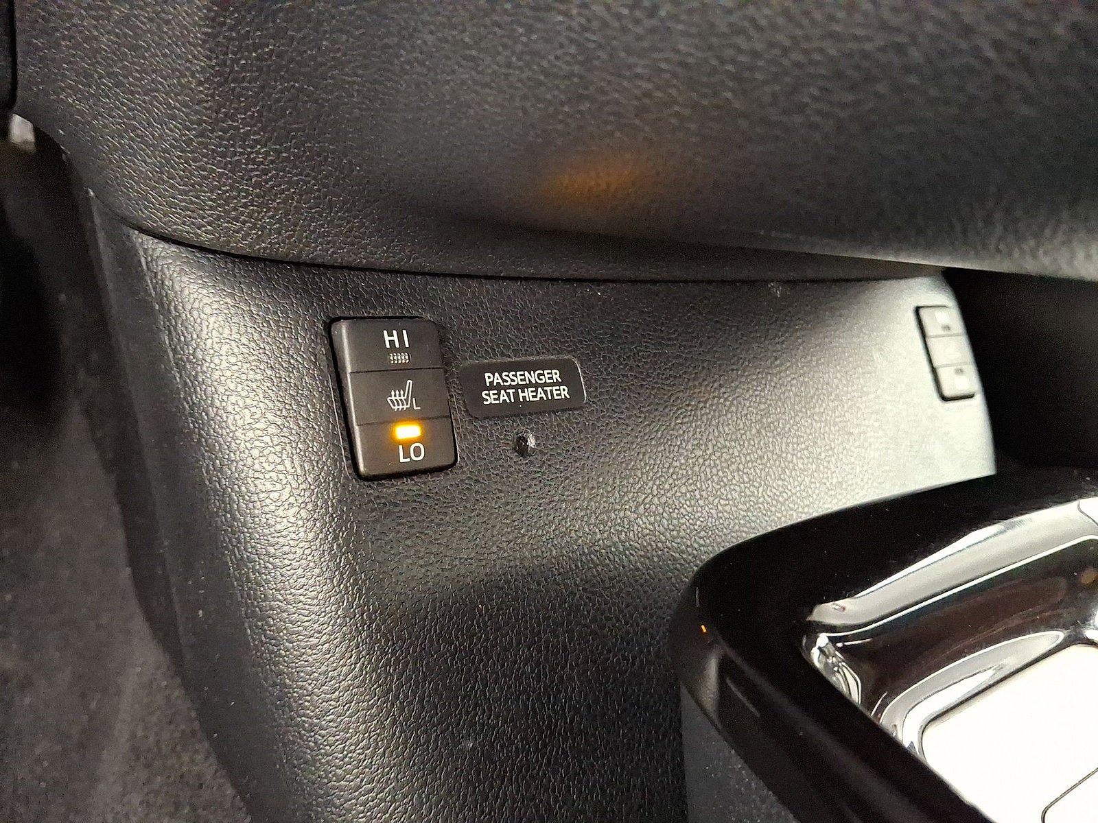 Used 2017 Toyota Prius Four FWD image 11