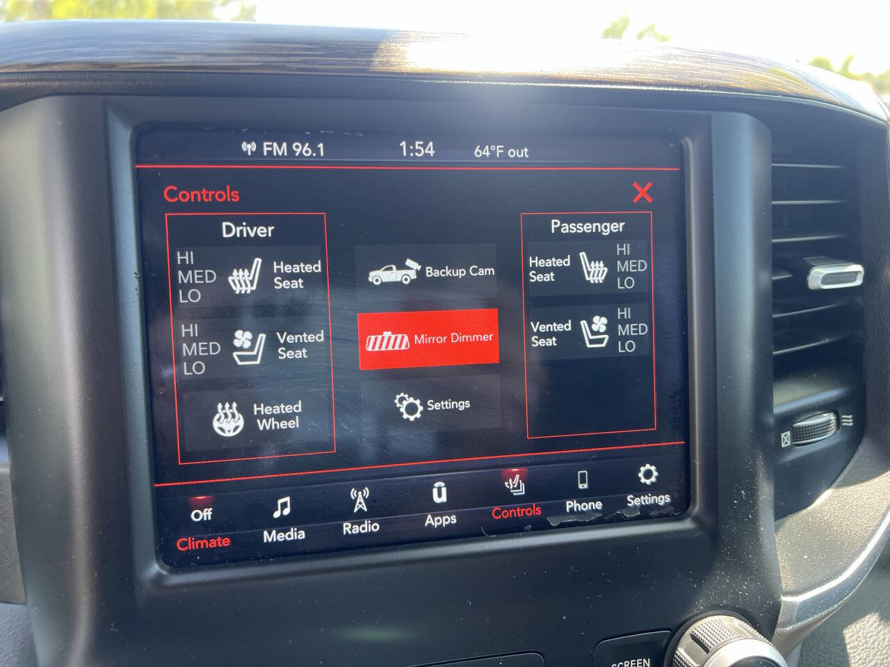 Used 2019 RAM 1500 Laramie image 33