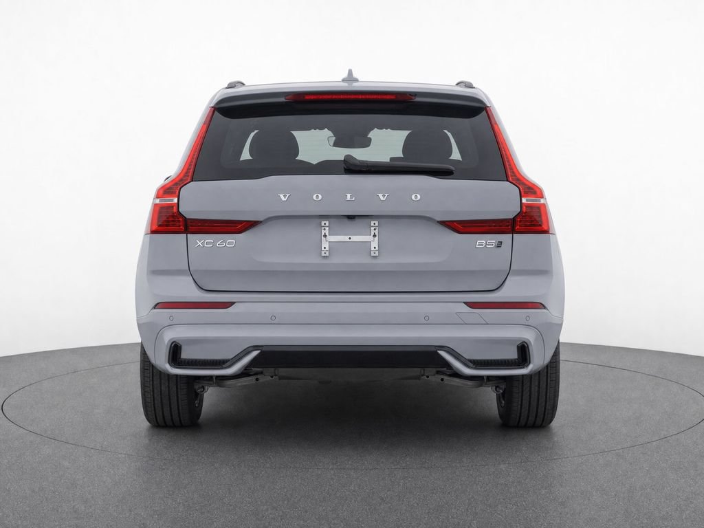 Certified 2024 Volvo XC60 B5 Plus AWD/4WD image 7