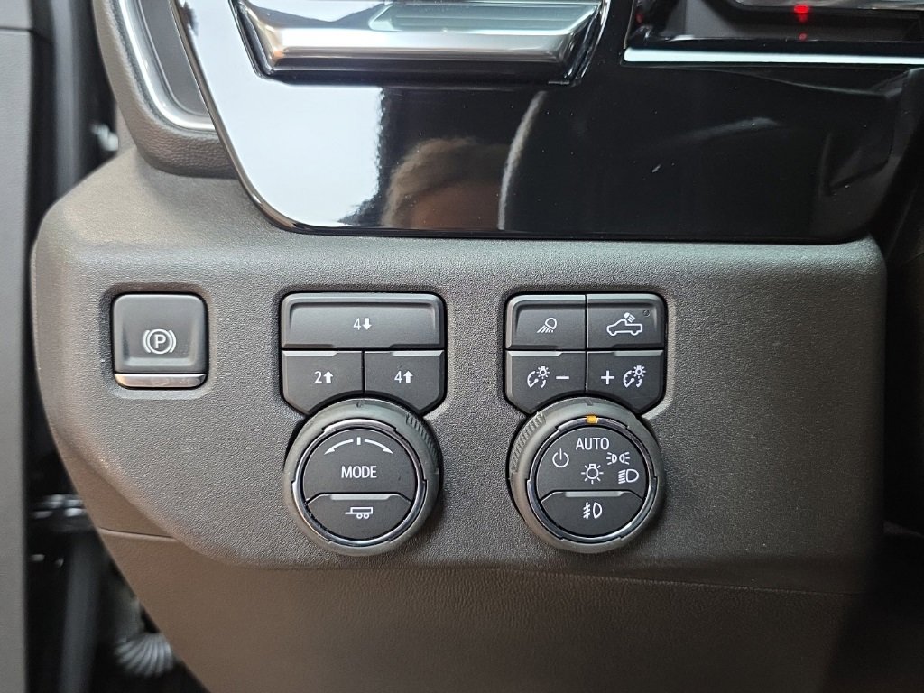 Used 2025 Chevrolet Silverado 2500 LT w/ Z71 Chrome Sport Edition image 26