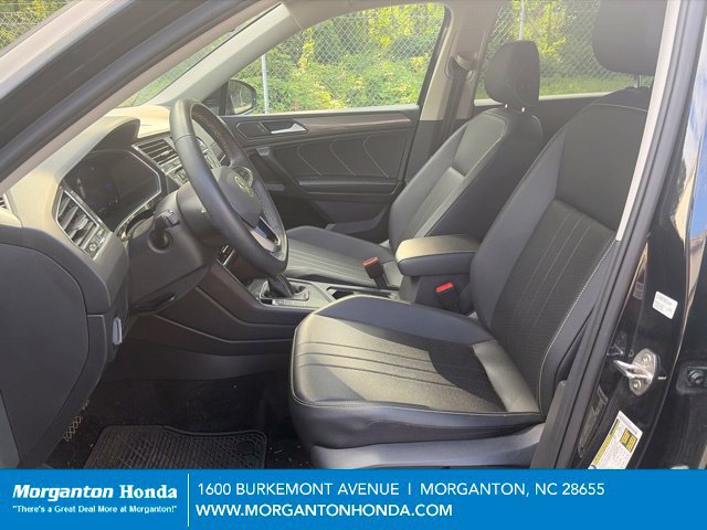 Used 2023 Volkswagen Tiguan SE FWD image 11