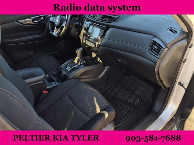 Used 2018 Nissan Rogue SV w/ Sun & Sound Touring Package image 14