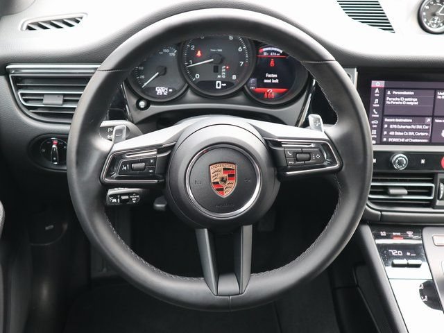 Certified 2024 Porsche Macan AWD/4WD image 26